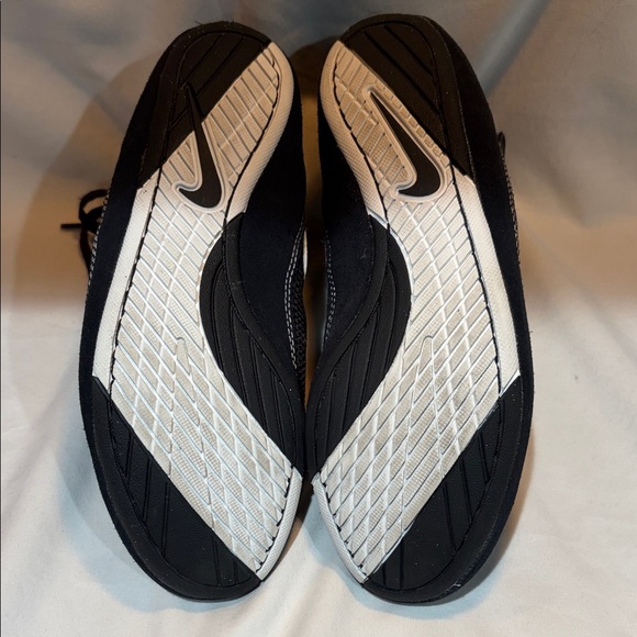 Nike Black Mesh High-Top Wrestling Shoes with White Accents - Picture 2 of 2